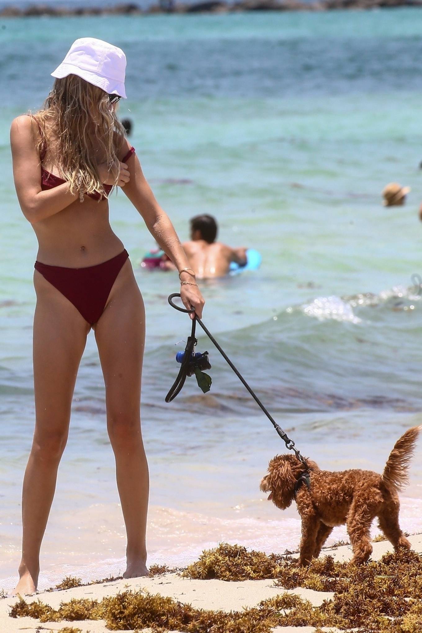 Roosmarijn de Kokin Bikini â€“ On the beach in Miami