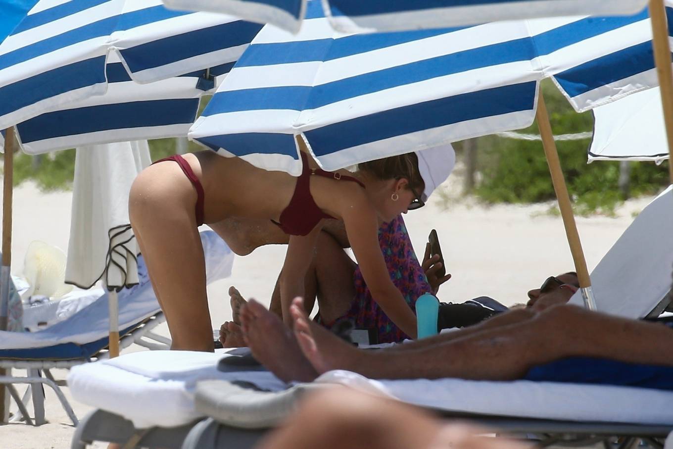 Roosmarijn de Kokin Bikini â€“ On the beach in Miami