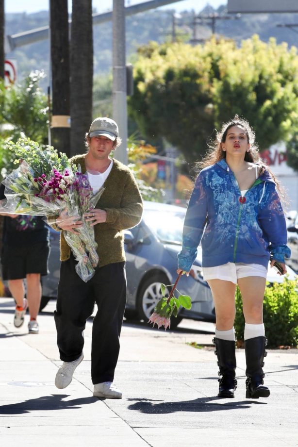 Rosalía - Shopping for flowers with actor Jeremy Allen White in LA