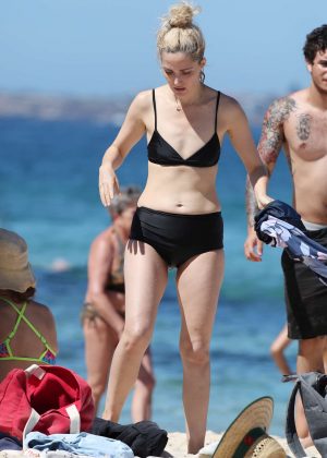 Rose Byrne in Bikini at Bondi Beach in Sydney