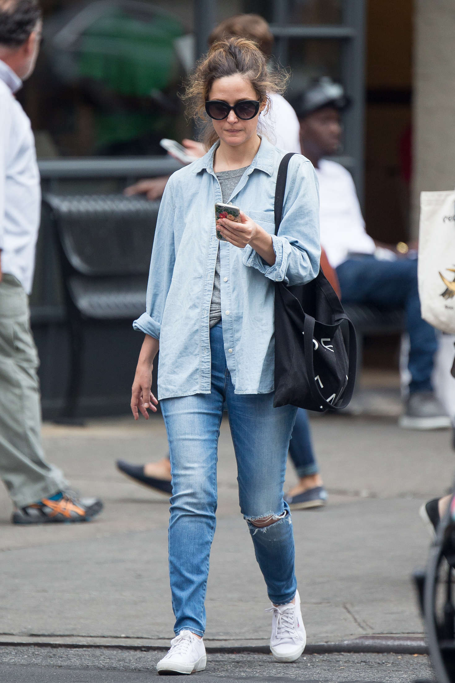 Rose Byrne in Jeans -14 | GotCeleb