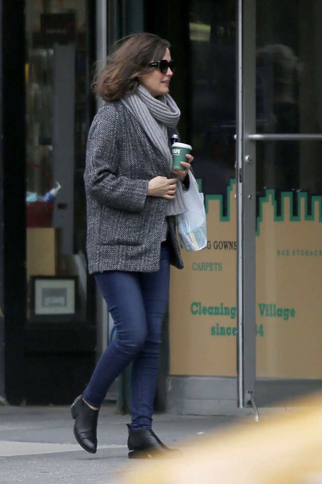 Rose Byrne out in NY