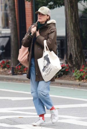 Rose Byrne - Seen during an morning stroll in NYC