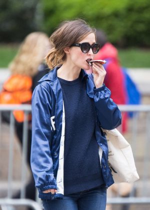Rose Byrne Shopping in NYC