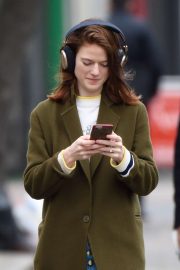 Rose Leslie - Picking up some groceries in London
