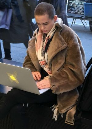 Rose McGowan at the Apple Store in New York