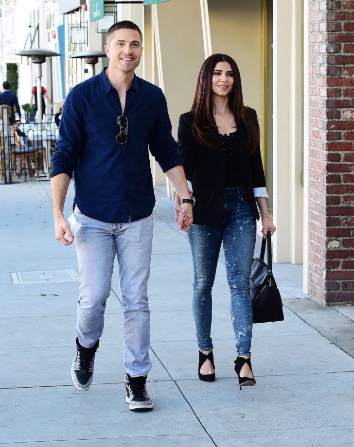 Roselyn Sanchez and Eric Winter - Out for lunch in Los Angeles