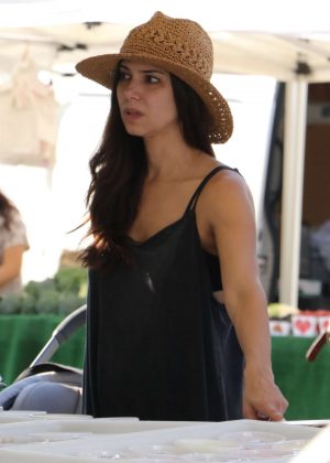 Roselyn Sanchez - Shopping at the Farmer's Market in Studio City