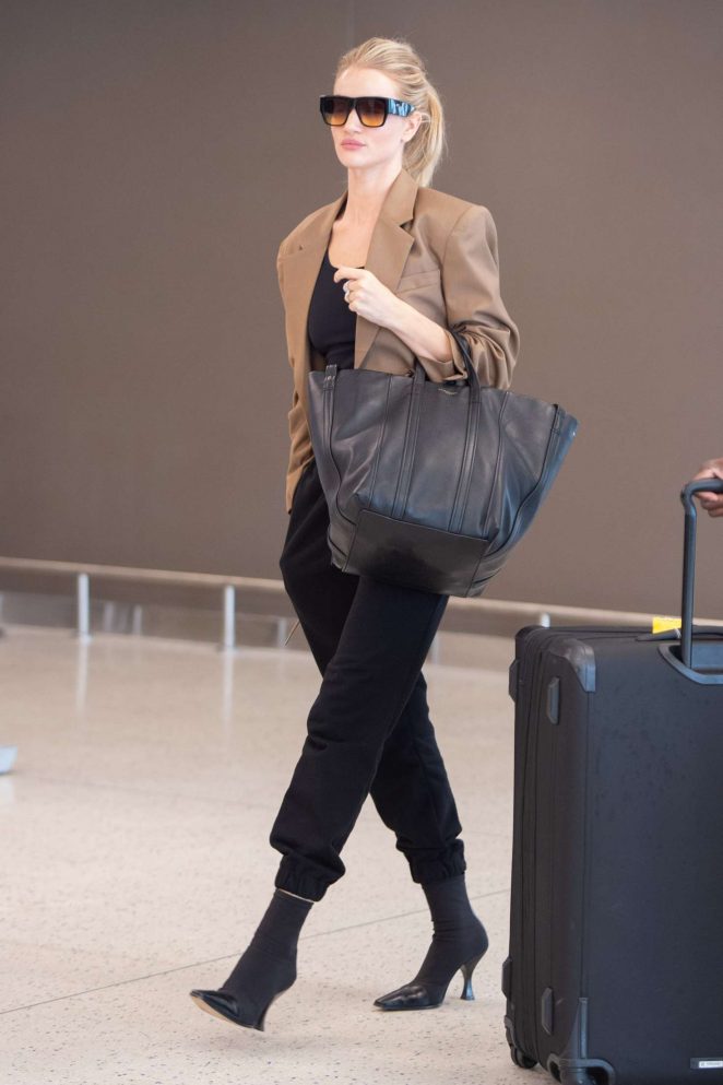 Rosie Huntington Whiteley - Arrives at JFK Airport in NYC