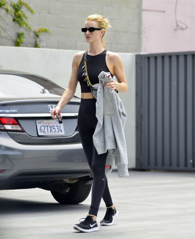 Rosie Huntington Whiteley - Leaving Body by Simone fitness club in Los Angeles