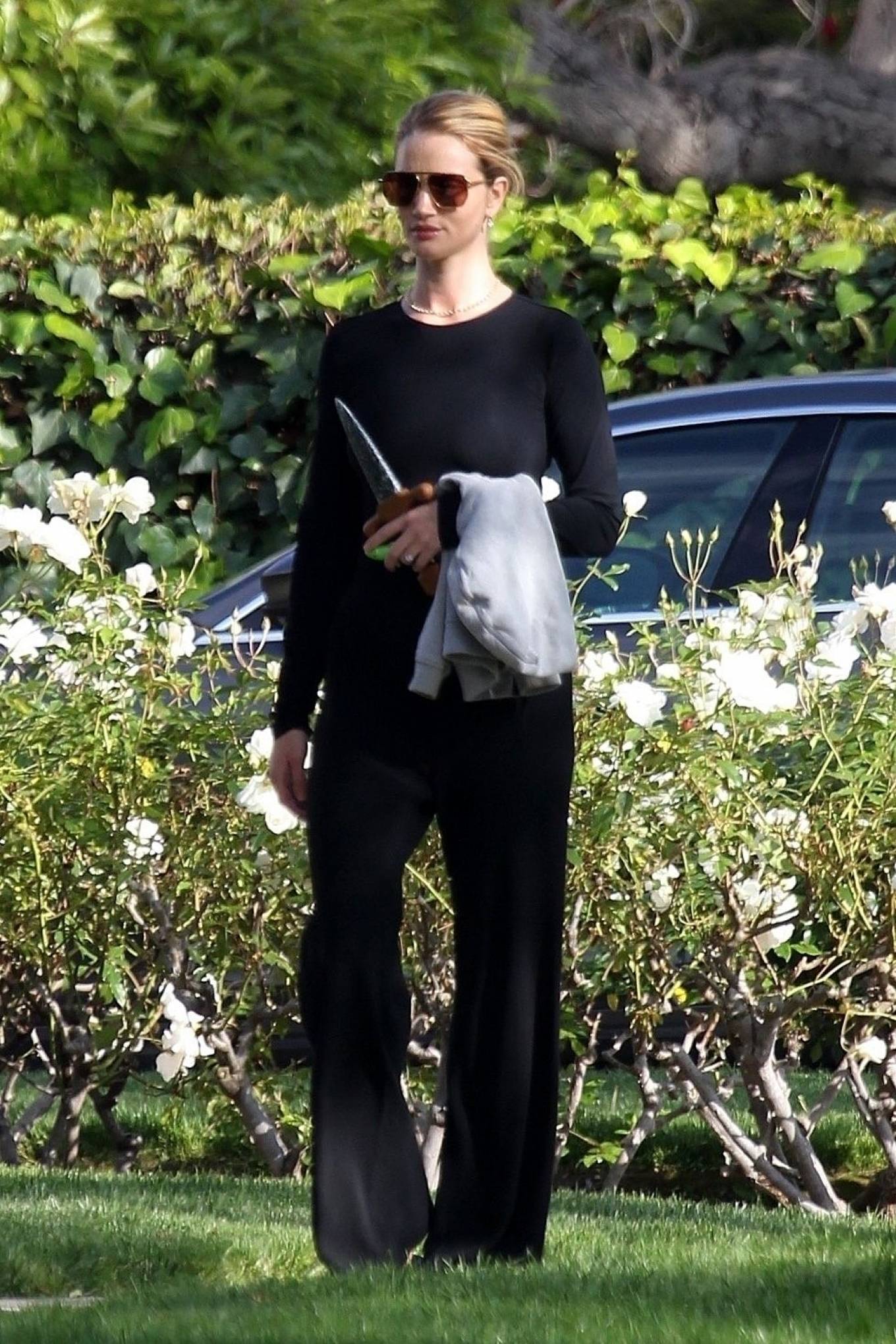 Rosie Huntington-Whiteley â€“ Out for a walk in Beverly Hills