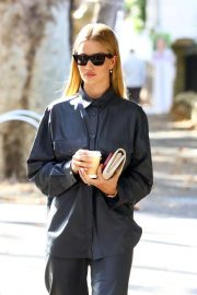 Rosie Huntington Whiteley - Out for coffee in Surry Hills