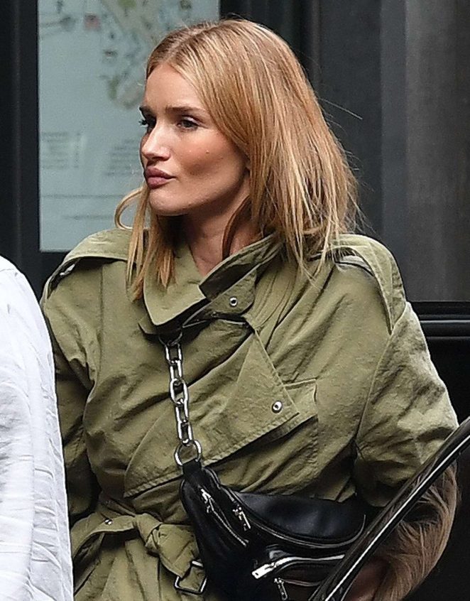 Rosie Huntington-Whiteley - Out In London