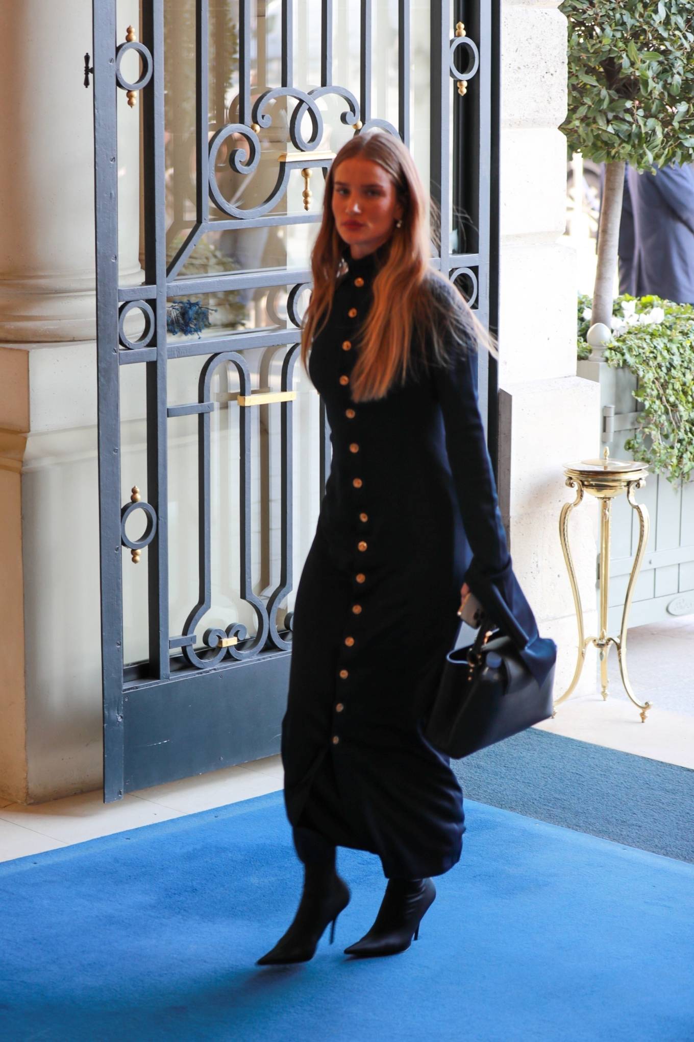 Rosie Huntington-Whiteley 2023 : Rosie Huntington-Whiteley – Seen at the Ritz Hotel at the Paris Fashion Week-03