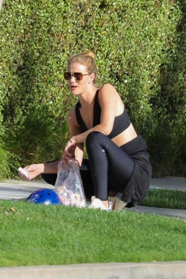 Rosie Huntington-Whiteley - Spotted in front of their Beverly Hills home