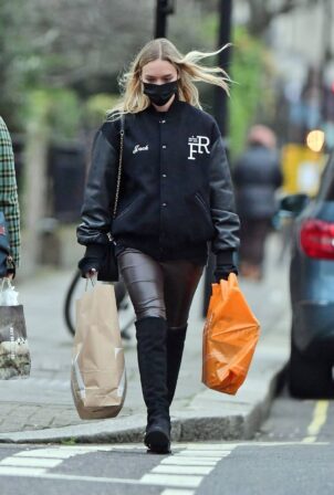 Roxy Horner - Steps out in London's Notting Hill