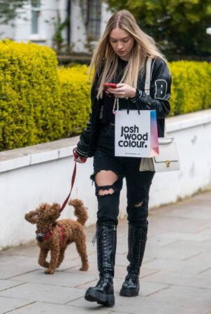 Roxy Horner - Walking her dog in Notting Hill