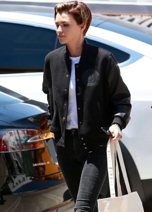 Ruby Rose - Arrives to a hair salon in West Hollywood