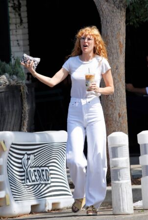 Rumer Willis - Getting a coffee in Los Angeles