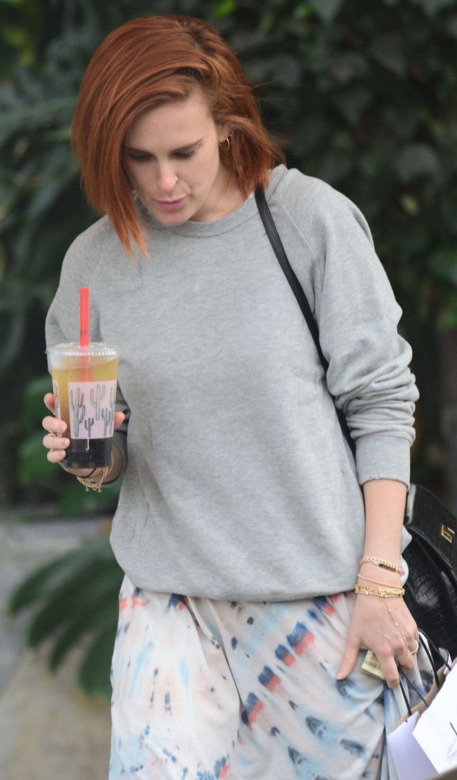 Rumer Willis - Leaves Alfred Coffee on Melrose Place in West Hollywood