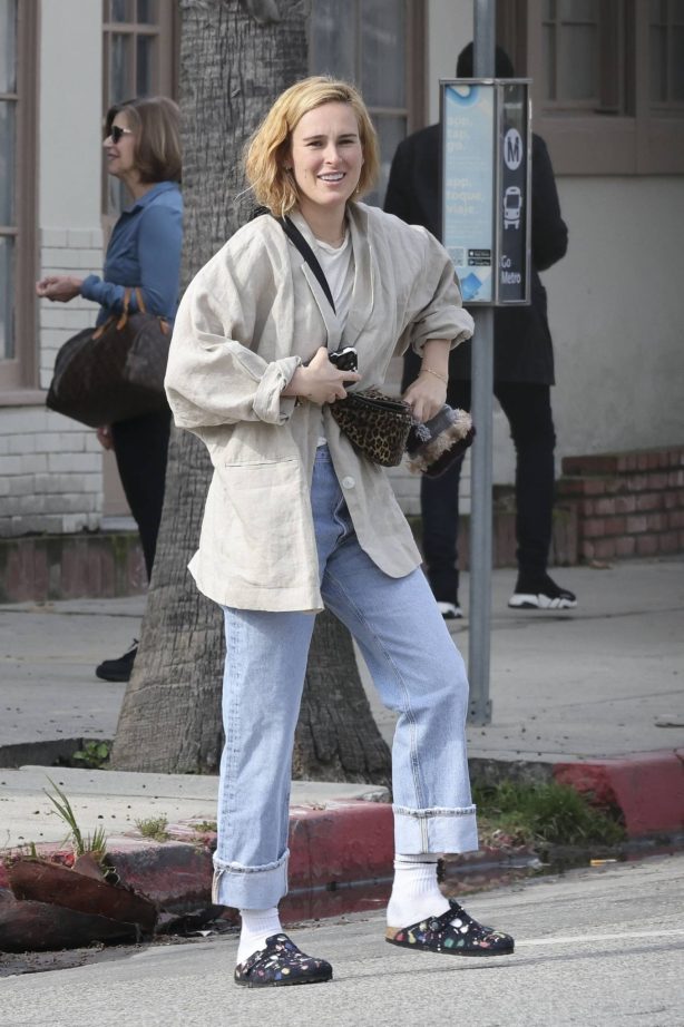 Rumer Willis - Seen on a Valentines Day morning walk in Los Angeles
