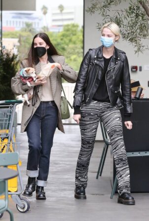 Rumer Willis - With Scout Willis lunch candids at Erewhon in Silverlake