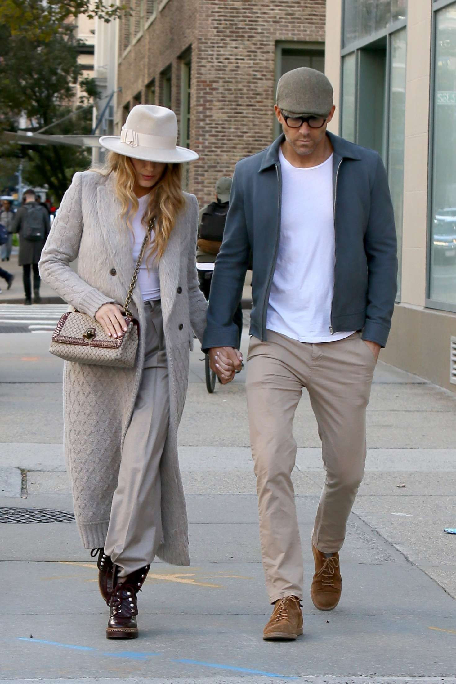 Ryan Reynolds and Blake Lively out for a stroll in New York | GotCeleb1470 x 2205