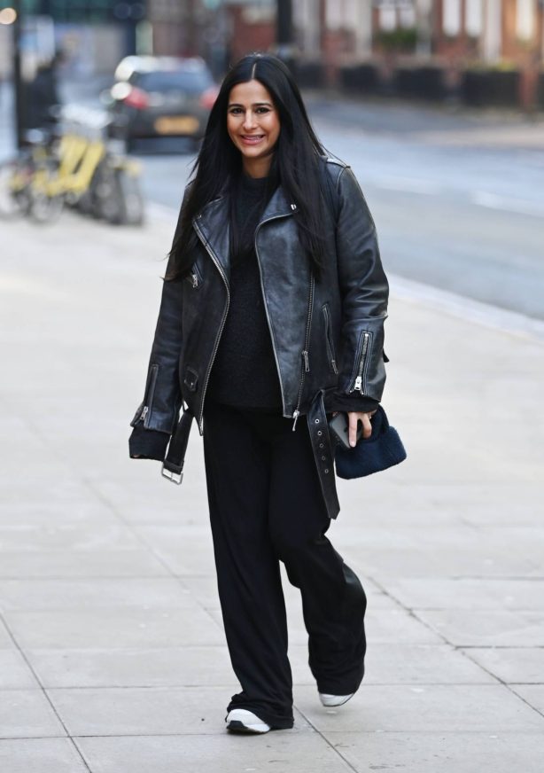 Sair Khan - Seen at Sunday Well Spent Week Being morning with Sculpt Active Wear and Oh So B