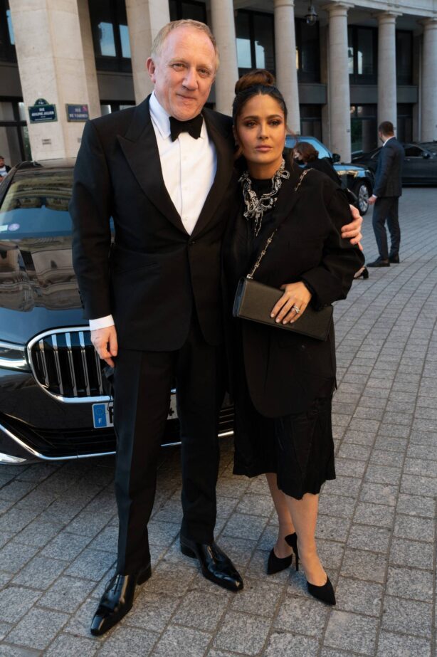 Salma Hayek - arrives for the dinner of the Balenciaga fashion house in Paris