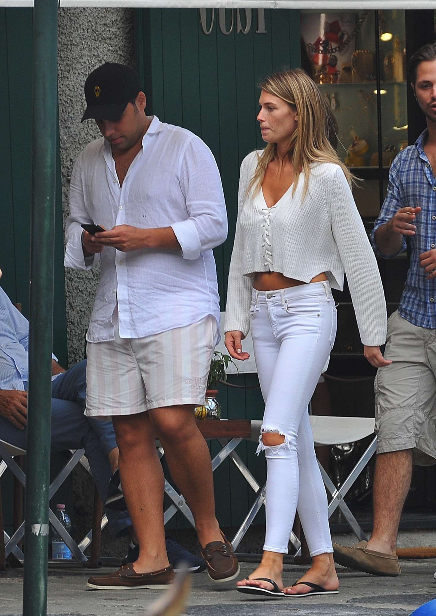Samantha Hoopes 2017 : Samantha Hoopes out for lunch in Portofino -13