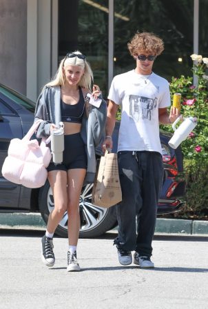 Sami Sheen - And her boyfriend spotted together at Erewhon Market in Calabasas