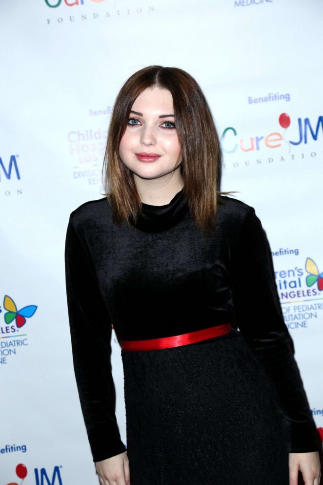 Sammi Hanratty - 2015 Children's Hospital Los Angeles Holiday Party and Toy Drive in Hollywood