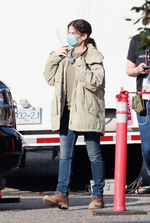 Sandra Bullock - Arriving to film set in Vancouver