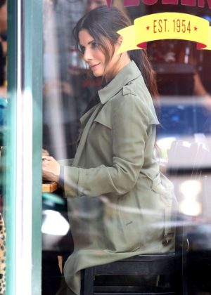 Sandra Bullock - Filming reshoots for 'Oceans 8' in New York City