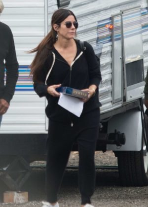 Sandra Bullock - On the set of 'Bird Box' in Los Angeles