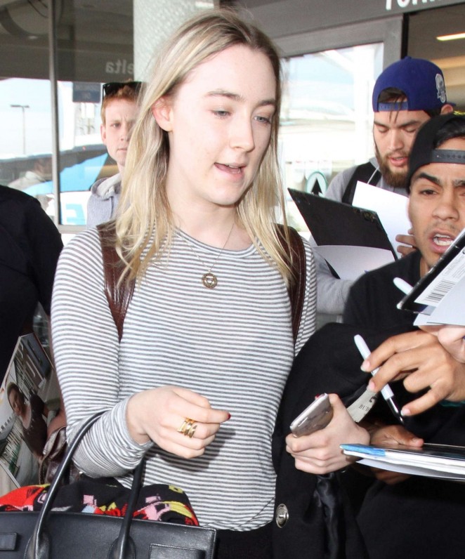 Saoirse Ronan - Arrives at LAX Airport in LA