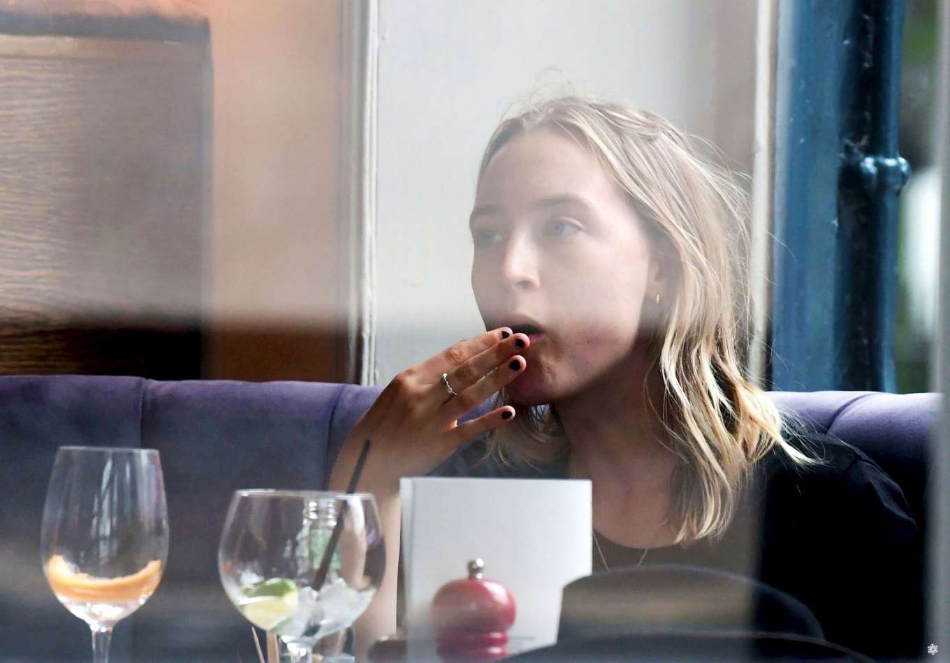 Saoirse Ronan at the pub in Notting Hill