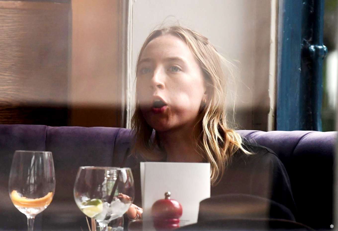 Saoirse Ronan at the pub in Notting Hill