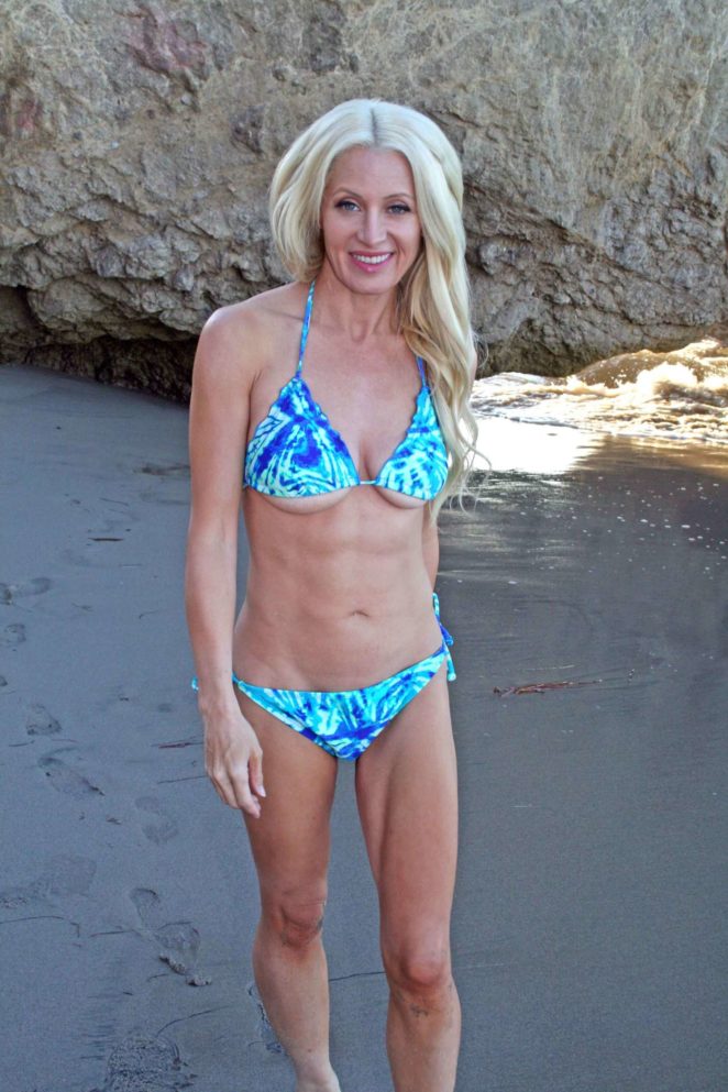 Sara Barrett in Bikini at El Matador beach in California