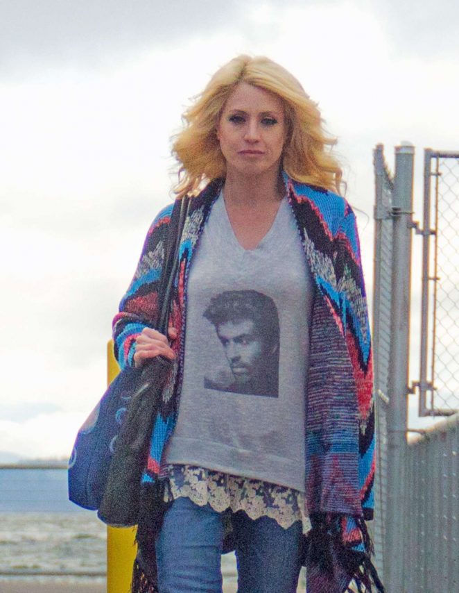 Sara Barrett Wearing a George Michael shirt at the Seattle Waterfront