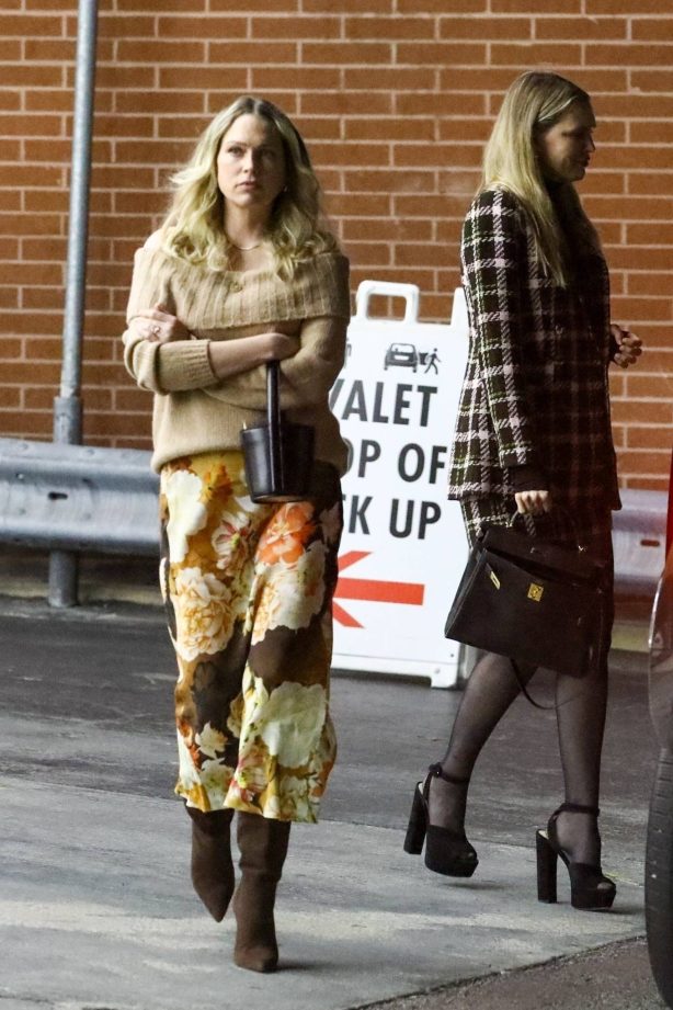 Sara Foster - With her sister Erin Foster on a night out at Funke Restaurant in Beverly Hills