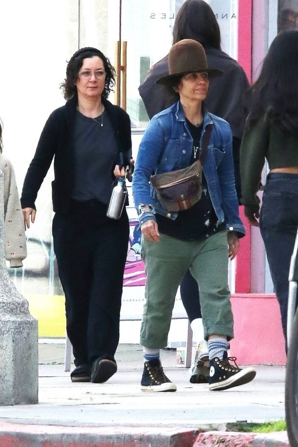 Sara Gilbert - With Linda Perry on a family outing in Los Angeles