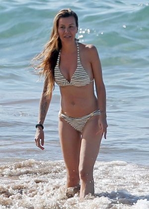 Sarah Gerth Jones in Bikini on the beach in Hawaii