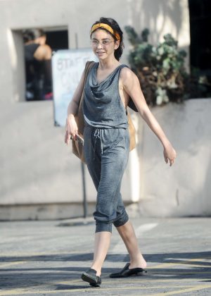 Sarah Hyland - Arrives to dance class in Studio City