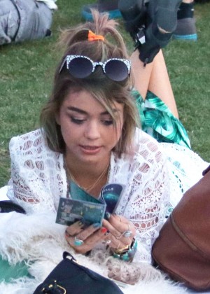Sarah Hyland - Coachella Valley Music and Arts Festival Day 3 in Indio