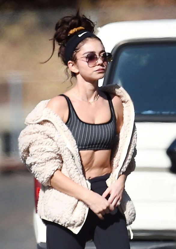 Sarah Hyland - Going to a yoga session in North Hollywood