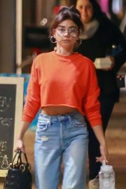 Sarah Hyland in Jeans - Christmas Shopping in Studio City
