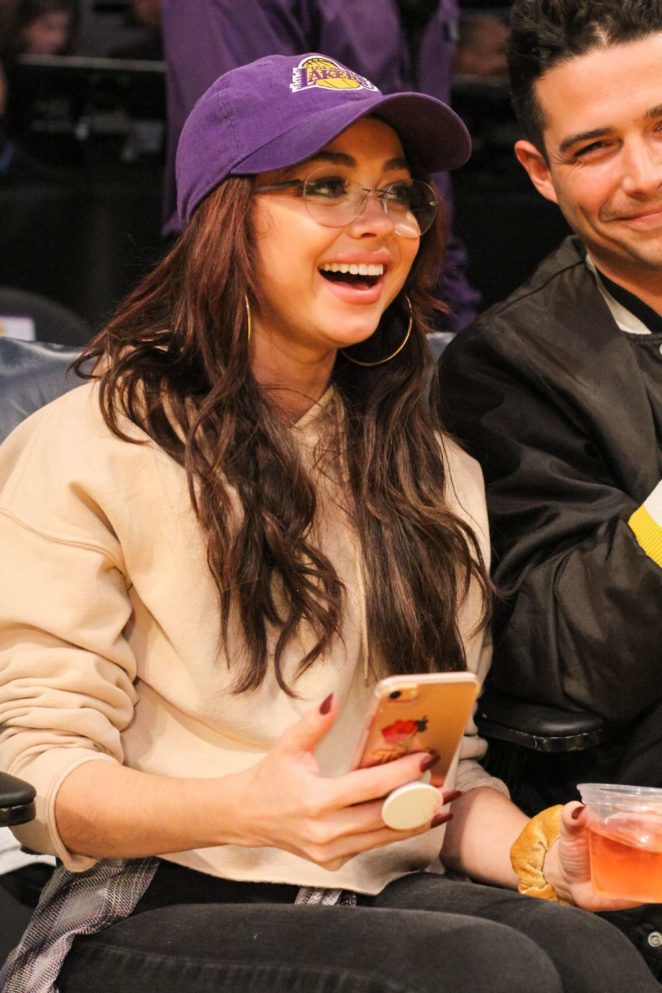 Sarah Hyland - Seen at the Lakers v Bulls game at the Staples Center