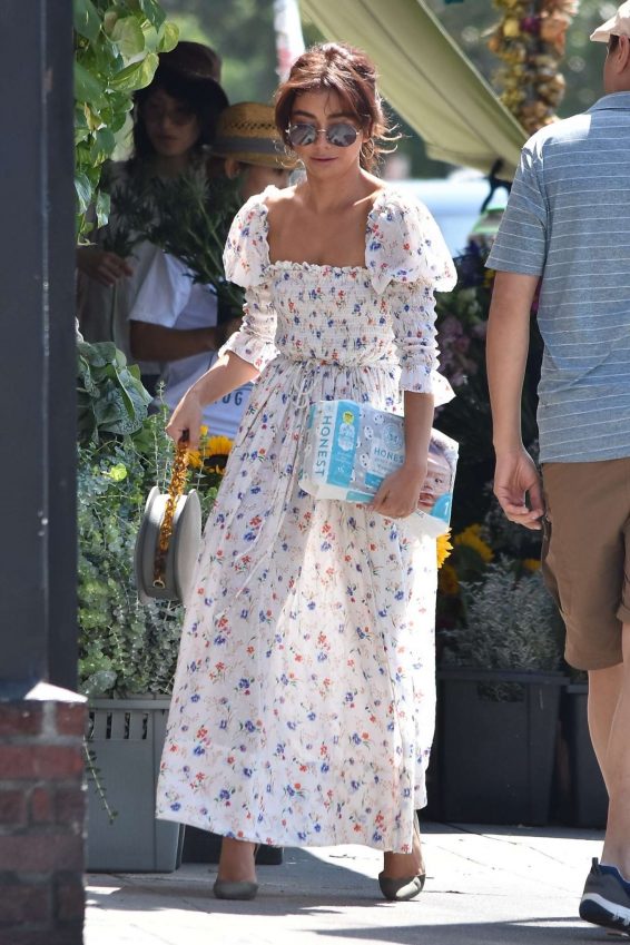 Sarah Hyland - Wears cute floral dress in Los Angeles