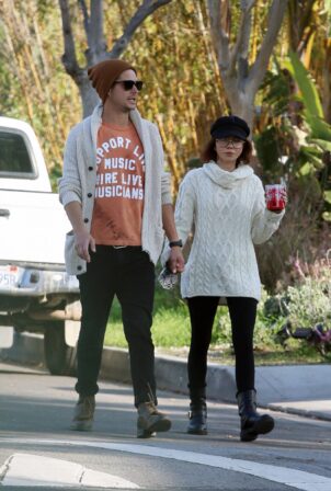 Sarah Hyland - With Wells Adams seen on a stroll in Los Angeles